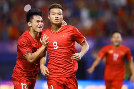 Với một đội hình giàu kỷ luật, U22 Việt Nam quyết tâm hướng đến ngôi đầu bảng B tại SEA Games 32. (Ảnh: Minh Quyết/TTXVN)