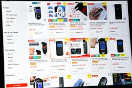 Những thiết bị đo nồng độ cồn được bán tràn lan trên các trang chợ mạng. (Ảnh minh họa)