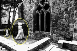 Bóng trắng trong bức ảnh. (Nguồn: mirror.co.uk)