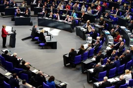 Thủ tướng Đức Angela Merkel (trái) cam kết sẽ tiếp tục tăng cường an ninh quốc gia và đẩy nhanh việc triển khai các thủ tục hồi hương cho những người di cư không đủ điều kiện được tị nạn tại nước này. (Nguồn: AFP/TTXVN)