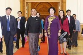 Chủ tịch Quốc hội Nguyễn Thị Kim Ngân hội kiến Chủ tịch Hạ viện Myanmar Win Myint. (Ảnh: Trọng Đức/TTXVN)