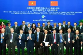 Thủ tướng Nguyễn Xuân Phúc với các đại biểu. (Ảnh: Thống Nhất/TTXVN)