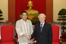 Tổng Bí thư Nguyễn Phú Trọng tiếp Tổng thống Cộng hòa Philippines Rodrigo Duterte thăm chính thức Việt Nam. (Ảnh: Trí Dũng/TTXVN)