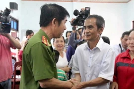 Ông Huỳnh Văn Nén tại buổi xin lỗi công khai do ngồi tù oan vào cuối năm 2015. (Ảnh :Nguyễn Thanh/TTXVN)