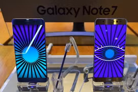 Mẫu điện thoại Galaxy Note 7 của Samsung được giới thiệu tại thủ đô Seoul, Hàn Quốc ngày 2/9. (Nguồn: AFP/TTXVN)