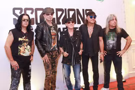 Ban nhạc lừng danh Scorpions đã có mặt tại Hà Nội. (Ảnh: Minh Sơn/Vietnam+)