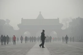 Sương mù ở Bắc Kinh. (Nguồn: AFP/TTXVN)