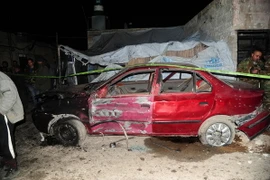 Cảnh sát Syria điều tra tại hiện trường một vụ tấn công tại khu vực Kfarsouseh ở Damascus. (Nguồn: EPA/TTXVN)