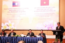 Ông Đinh Thế Huynh, Ủy viên Bộ Chính trị, Bí thư Trung ương Đảng, Trưởng ban Tuyên giáo Trung ương, Chủ tịch Hội đồng Lý luận Trung ương phát biểu. (Ảnh: TTXVN phát)