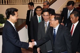 Thủ tướng Nguyễn Tấn Dũng tiếp Trưởng các Cơ quan đại diện Việt Nam tại nước ngoài (nhiệm kỳ 2015-2018), trước khi lên đường nhận nhiệm vụ. (Ảnh: Đức Tám/TTXVN)