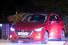 Xe Mazda2 thế hệ mới tại buổi lễ ra mắt. (Ảnh: Nguyễn Sơn/TTXVN)