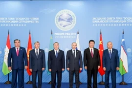 Lãnh đạo các nước thành viên SCO chụp ảnh chung tại Hội nghị. (Nguồn: THX/TTXVN)