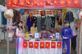 Gian hàng Việt Nam tại Lễ hội. (Ảnh: Huy Lê/Vietnam+)