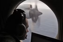Tìm kiếm máy bay mất tích MH370. (Nguồn: CBS News)