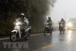 Không khí lạnh tăng cường gây mưa nhỏ, trời rét ở Bắc Bộ