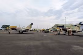Trả lại xe tăng T-34, Lào lần đầu tiên sở hữu máy bay Yak-130 của Nga