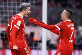 Lewandowski (trái) giúp Bayern giành chiến thắng. (Nguồn: Getty Images)