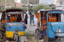 Hiện trường một vụ đánh bom ở Afghanistan. (Nguồn: Reuters)