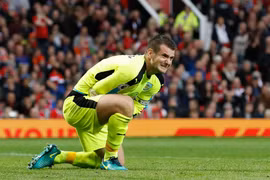 Thủ thành Tom Heaton của Burnley. (Nguồn: Reuters)