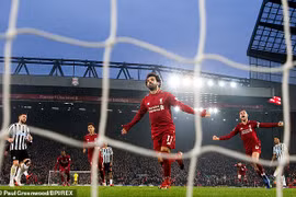 Liverpool xây chắc ngôi đầu Premier League.