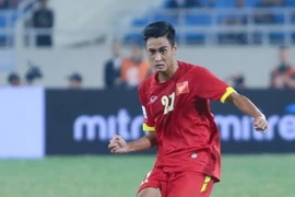 Vũ Minh Tuấn sút chéo góc hạ gục thủ thành Philippines