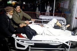 Một nạn nhân bị thương trong vụ đánh bom. (Nguồn: EPA)