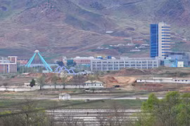 Toàn cảnh Khu công nghiệp chung Kaesong giữa hai miền Triều Tiên. (Ảnh: AFP/TTXVN)