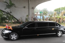 Phương tiện được cho là chở nhà lãnh đạo Triều Tiên Kim Jong-un rời sân bay Changi ở Singapore ngày 10/6. (Nguồn: Yonhap/TTXVN)