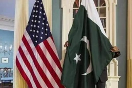 Quốc kỳ của Mỹ và Pakistan. (Nguồn: thenews.com.pk)