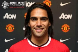 Radamel Falcao đã nói gì khi chính thức khoác áo Man United?