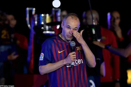 Andres Iniesta đã không giấu được cảm xúc sau trận đấu cuối cùng trong màu áo Barcelona.