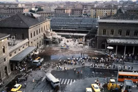 Hiện trường vụ đánh bom ở Bologna cách đây 40 năm. (Nguồn: AFP)