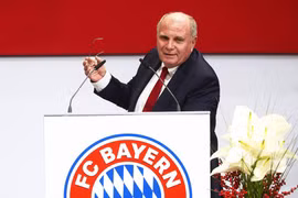 Chủ tịch Uli Hoeness của Bayern Munich phát biểu tại buổi lễ. (Nguồn: Fcb.de)