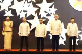 Thủ tướng Chính phủ Nguyễn Xuân Phúc và các trưởng đoàn tham dự tiệc chiêu đãi. (Ảnh: Thống Nhất/TTXVN)