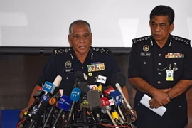 Phó Tổng thanh tra cảnh sát Malaysia ông Noor Rashid Ibrahim phát biểu tại buổi họp báo. (Ảnh: Lê Lương Hòa/Vietnam+)