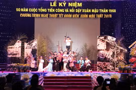 Tiết mục nghệ thuật tại chương trình lễ kỷ niệm. (Ảnh: Huỳnh Phúc Hậu/TTXVN)