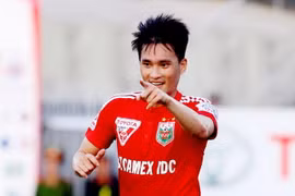 Vòng 6 V-League: Bình Dương trở lại ngôi đầu, SLNA thắng hủy diệt