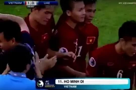 Minh Dĩ giúp U19 Việt Nam dẫn trước U19 UAE. (Ảnh chụp màn hình)