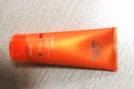 Sản phẩm Wella Professional Enrich Moisturizing Conditioner For Dry and Damaged Hair Fine/Normal