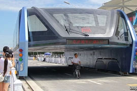 Một số tờ báo khẳng định rằng chiếc xe buýt này chẳng có hành trình thử nghiệm nào. (Nguồn: economist.com)