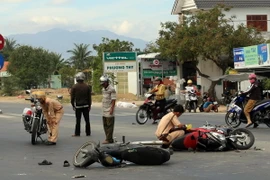 Hiện trường một vụ tai nạn giao thông. (Ảnh: Công Thử/TTXVN)