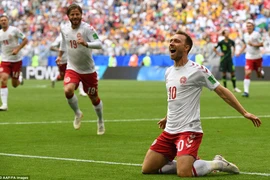Christian Eriksen giúp Đan Mạch rộng cửa vào vòng 1/8. (Nguồn: PA)