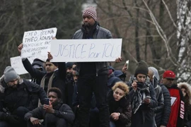 Người dân biểu tình để ủng hộ Théo. (Nguồn: EPA)