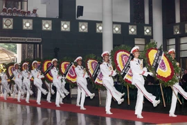 [Photo] Đoàn đại biểu các tỉnh viếng nguyên Tổng Bí thư Đỗ Mười