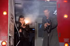 "Mẹ rồng" Emilia Clarke lột xác trong "Terminator Genisys"