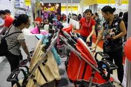 Triển lãm sản phẩm Hàn Quốc tại Thành phố Hồ Chí Minh. (Ảnh: Hoàng Hải/TTXVN)