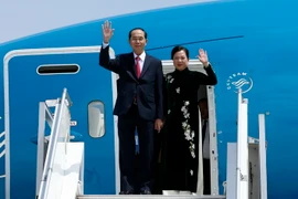 Chủ tịch nước Trần Đại Quang và Phu nhân tại sân bay Bole (Addis Ababa, Ethiopia). (Ảnh: Nhan Sáng/TTXVN)