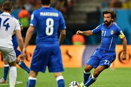 [Video] Cận cảnh cú sút phạt tuyệt đỉnh của Andrea Pirlo