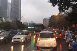 Bắc Bộ có mưa dông vào dịp nghỉ Giỗ Tổ Hùng Vương. (Ảnh: Doãn Tấn/TTXVN)