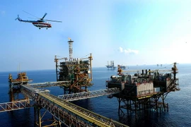 Một góc giàn CNTT số 2 mỏ Bạch Hổ. (Ảnh: Huy Hùng/TTXVN)